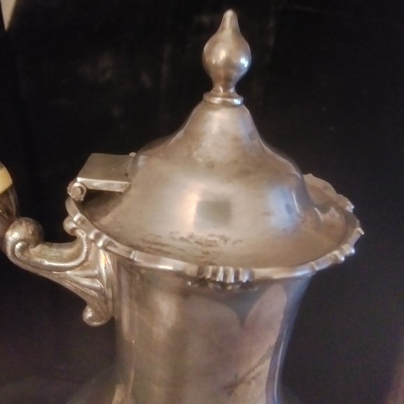 Antique tea or coffee pot - Picture 5 of 15